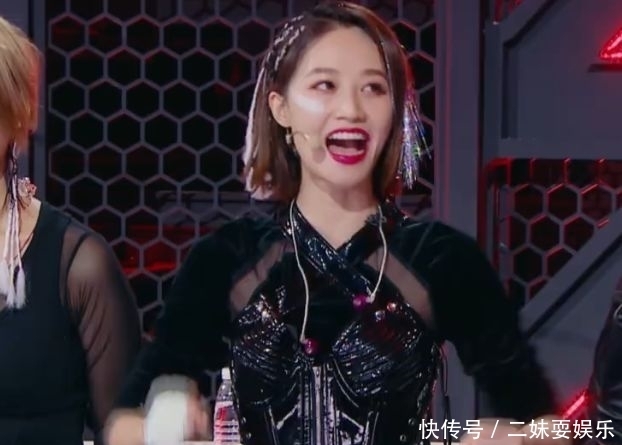 拉票|《浪姐》总决赛,张萌担任主持是败笔,安排蓝盈莹拉票太尴尬