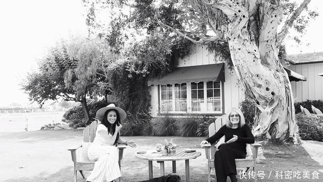 谈话|梅根与知名评论员后院谈话,脚放凳子上显真性情,全程无王室架子