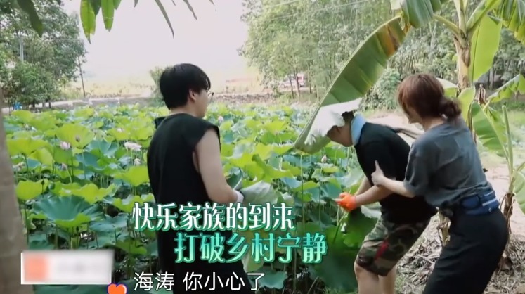  吴昕|快乐家族做客《向往4》，吴昕过于活泼，意外说出何老师的小秘密