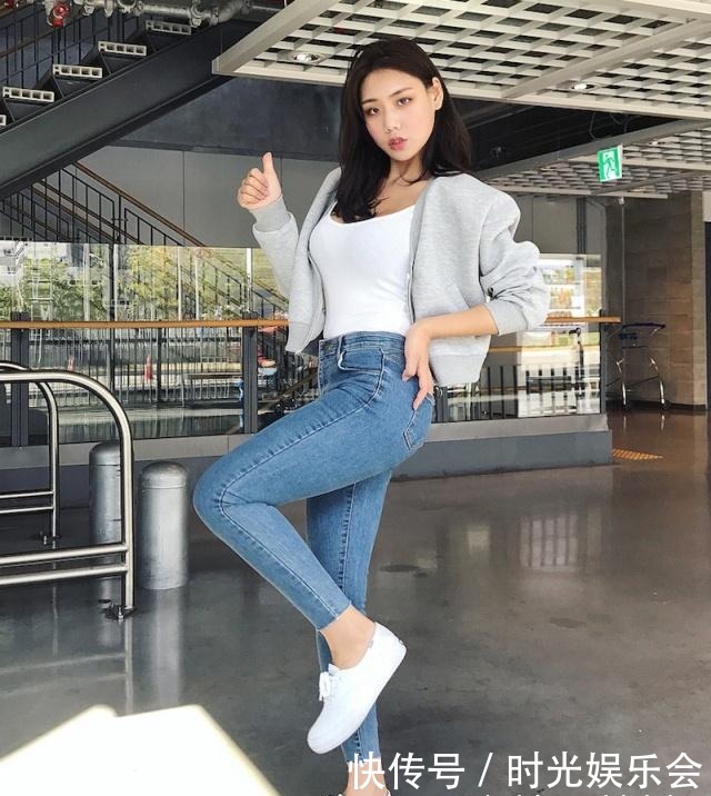 身材|牛仔裤的穿搭让你展现独特魅力,增添活泼感