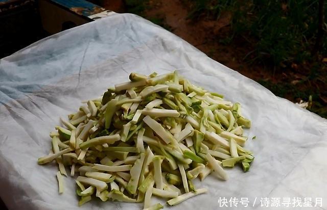 简单|想吃榨菜不用买,自己在家做,香辣爽脆,开胃好吃,做法简单