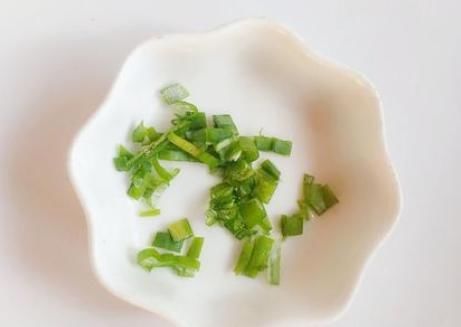 细小|做疙瘩汤,我从不用水调,学会1招小技巧,疙瘩均匀细小,吃着香