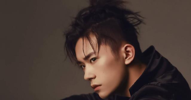 演唱会|TFBOYS7周年演唱会来了,3兄弟谁走的最好呢,是王源吗?