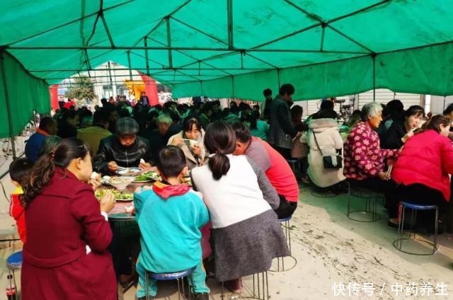 欲罢不能|看看老家的农村大席色相好,味道更好,让人欲罢不能!