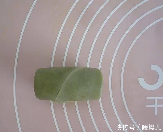 糕点|抹茶酥和我自己做的红曲糕点,不油腻