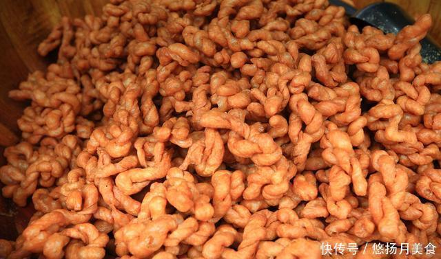 松软|炸麻花时,注意面水比例很重要,麻花松软不变硬,奶香味足又解馋