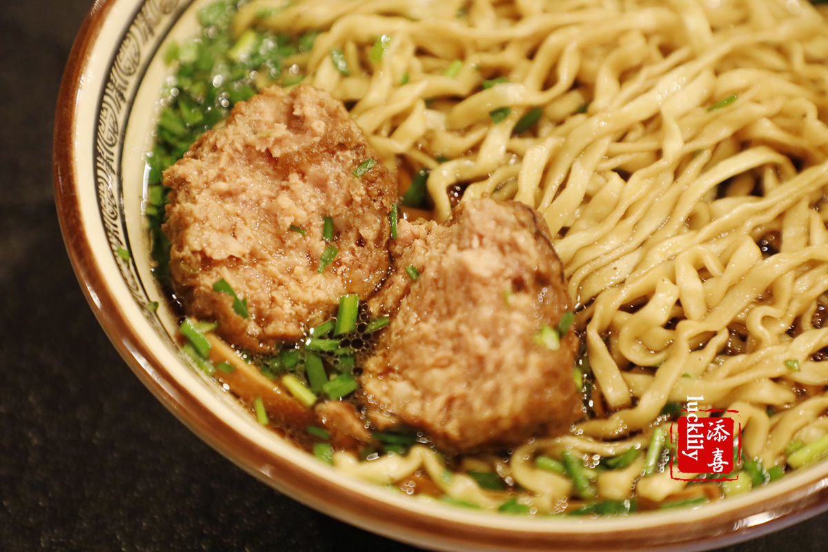 浇头|吃了这四家镇江代表性的网红面馆,基本就成了镇江锅盖面的全科生