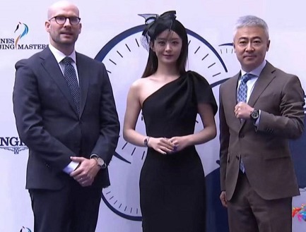 真实|赵丽颖为证明颜值,拍照故意让摄影师关掉滤镜,这脸也太真实了吧