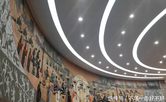 国人|三千年前的虢国人,把玩着六千年前的玉猪龙