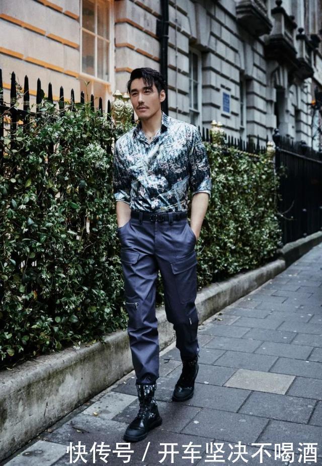 喜欢|明星都喜欢的印花衬衫,怎样穿才能保持衣品这些小细节不能忽视