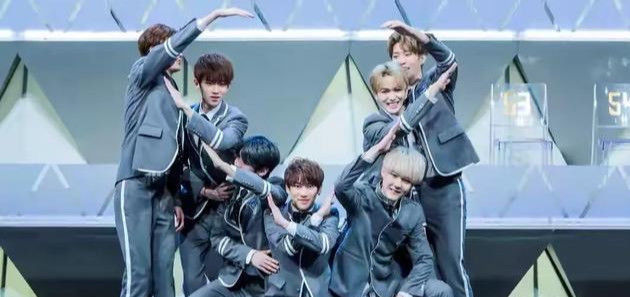 重生|蔡徐坤与资本的博弈,32亿违约金下的涅槃重生