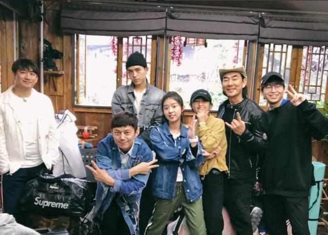 张子枫|卖耿直人设、套路张子枫,何蓝逗的“黑红”路线怕是走不通