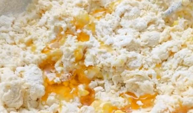 油条|2个鸡蛋1碗面,不用蒸不用烙,5分钟做一大盘,比油条馅饼还好吃