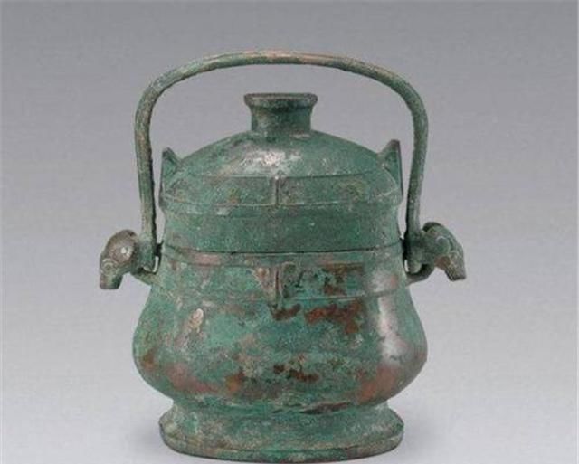 无偿|垃圾堆里也能翻出文物来82岁老人翻出3200多件，全都无偿给国家