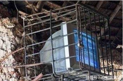  把灯关|搞笑图片幽默段子笑话： 兄弟你的衣服挺有喜感的，哈哈哈