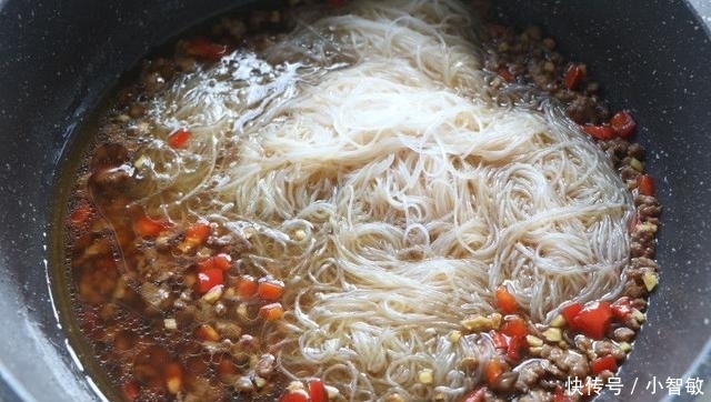 炖菜|1把粉丝1块肉,教你做名菜“蚂蚁上树”,味道香浓比炖菜还好吃