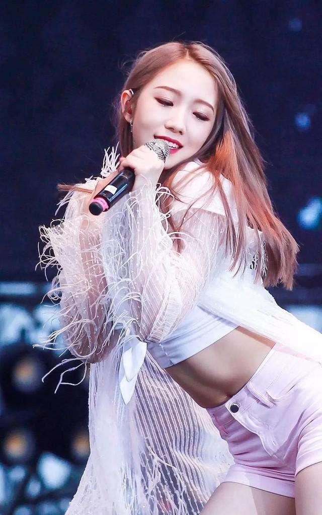  成名|孟美岐透露，在成名前，曾在韩国当练习生，一天只能睡三个小时