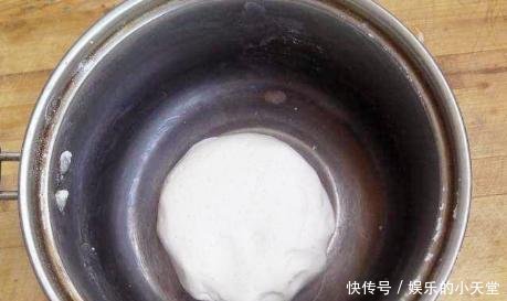 好吃|糯米粉最好吃的做法,外皮酥脆内里香软,上桌一家老小都爱吃