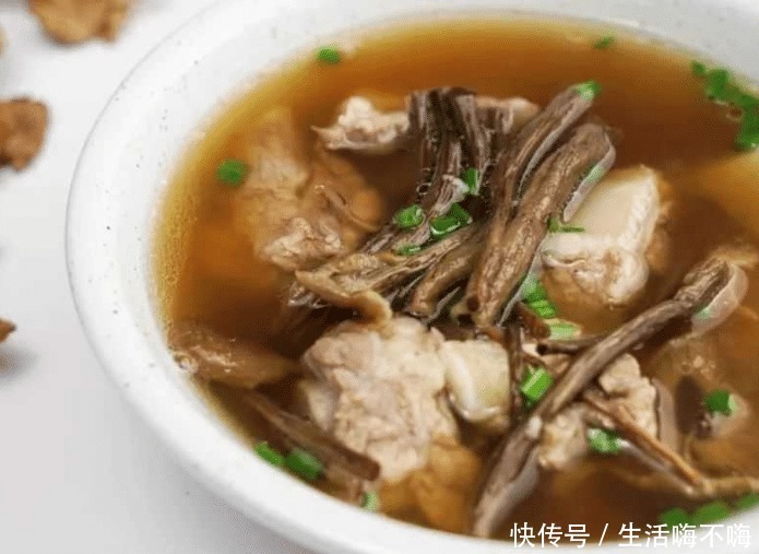 炖排骨|炖排骨汤时可以放些它,营养均衡避免上火,孩子多喝长高个