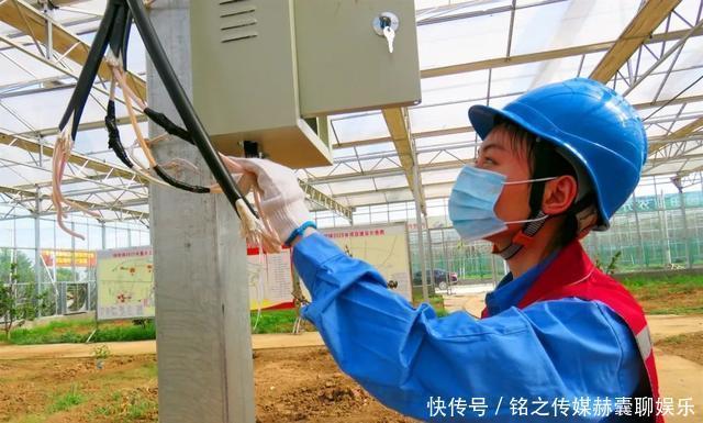 操作|脱下工装,这些电网女神竟这么美!