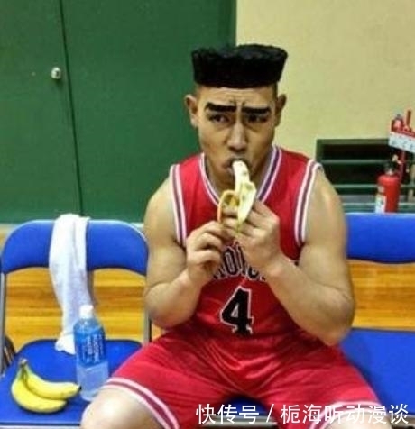 差点|穿COS服炸街会怎样?地铁女孩被骂惨,看到鬼新娘大妈差点被吓哭