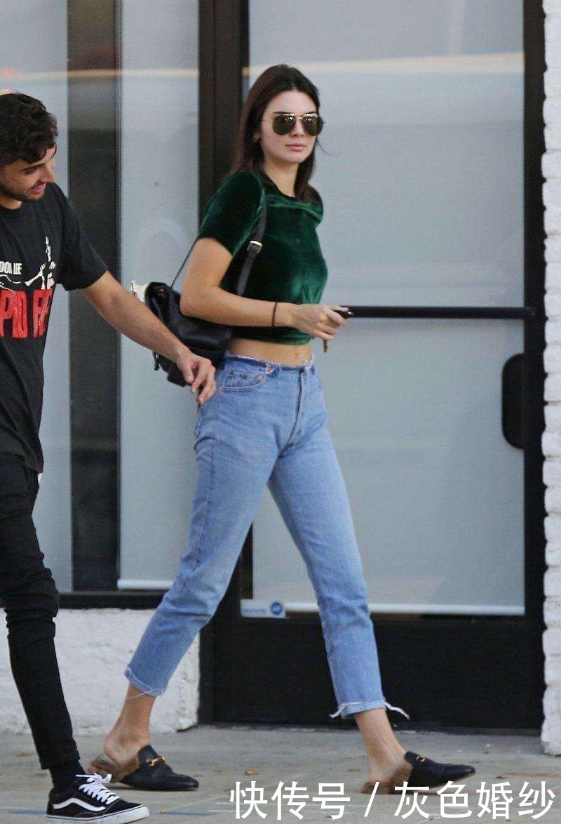 美爆|平胸穿衣就不能时髦了?就是这位姑娘衣品超级高,街拍美爆了!