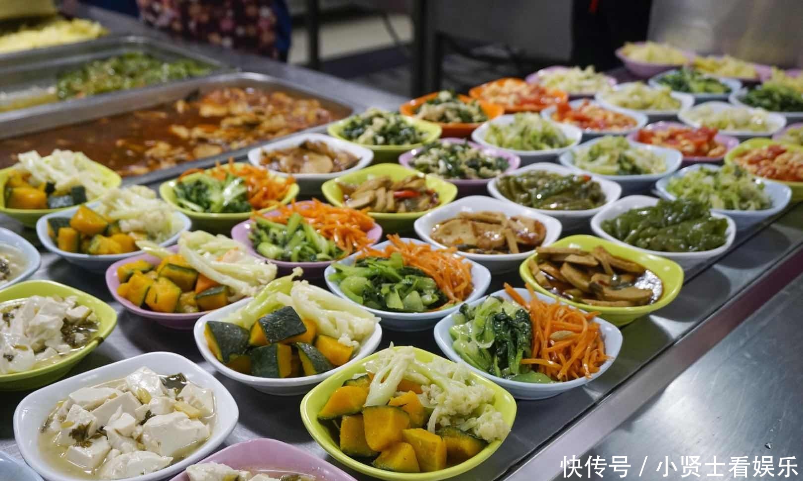 学生|“半份菜”让你心动了吗?做到“光盘”还能免费拿一杯饮料!