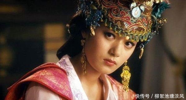 登上|她是权臣之妻，却暗地与皇帝私通，踩着丈夫一家，登上皇后的宝座