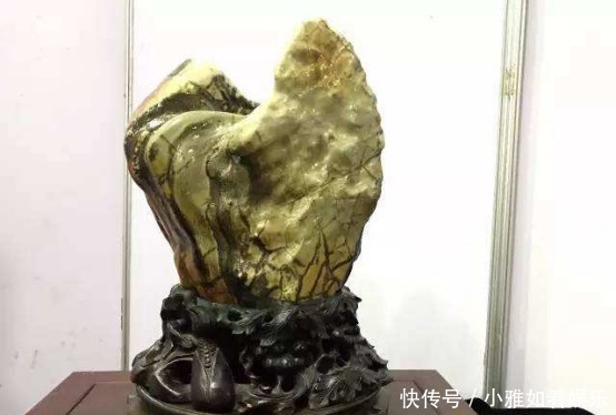 发家致富|中国这个村子,靠捡石头就能够发家致富,游客:不可思议