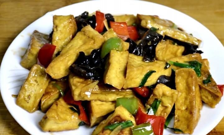 豆腐|红烧豆腐最简单的家常做法,鲜嫩多汁又入味,我家1周吃4次