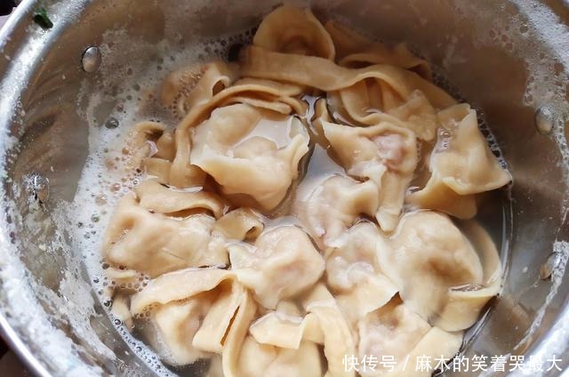 葱姜花椒|北方人是这样吃饺子的,你们南方人学着点,好东西不吃岂不太亏