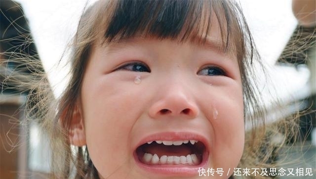  民警|3岁女孩求助民警称：爸爸被我弄丢了，得知宝爸名字后民警笑翻