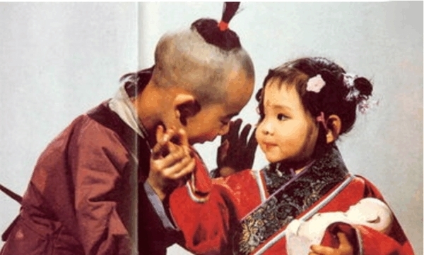 妙玉师傅|《红楼梦》里一个板儿, 羞杀了多少权贵?