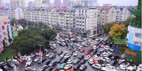  就让|车位被霸占十天，业主不砸车不泼漆，一招就让对方主动道歉