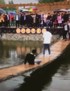  搞笑|搞笑GIF：妈妈真是有耐心！