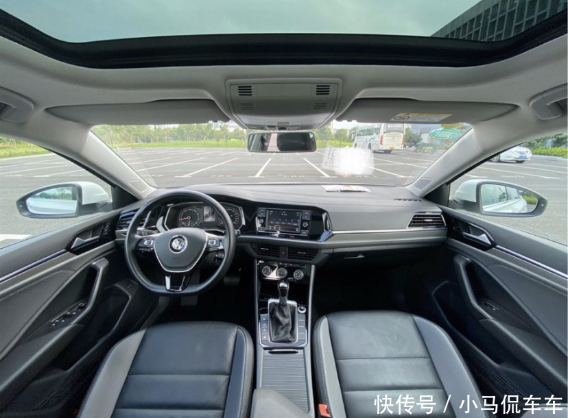 价格|大众速腾提车记,行驶质感不亚于中级车。全款优惠3.3万算便宜吗