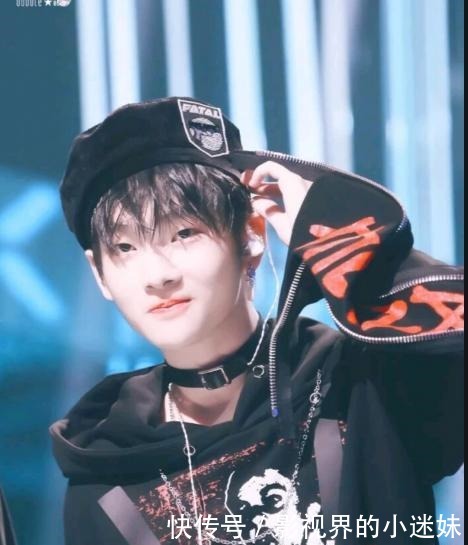  蔡徐坤|同样作为男团C位，为什么李汶翰周震南达不到蔡徐坤火的地步