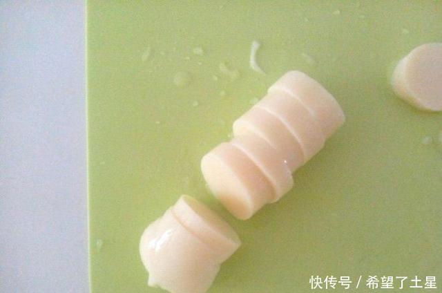  多汁|鲜贝玉子蒸肉饼肉质嫩滑多汁，爽滑可口吃不腻，比饭店的还好吃