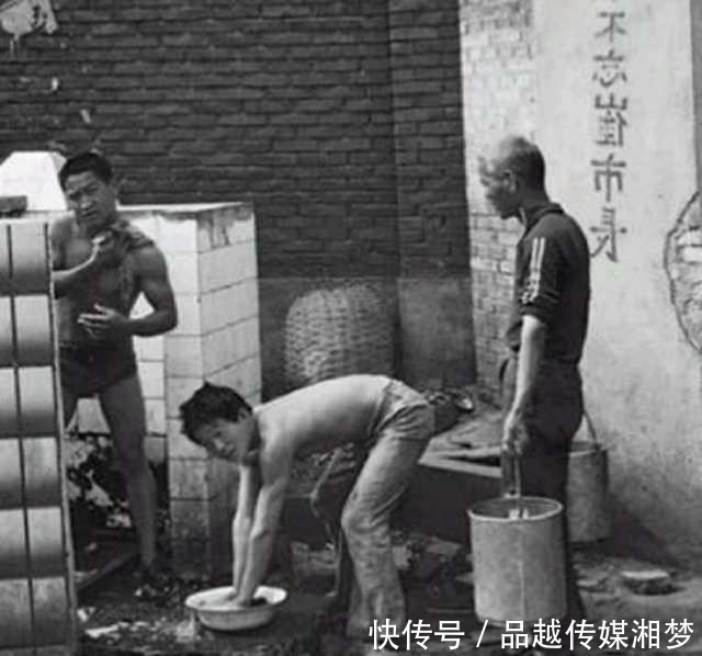 直击|直击八十年代老照片：图4新娘子很美，最后一位女子“倾国倾城”