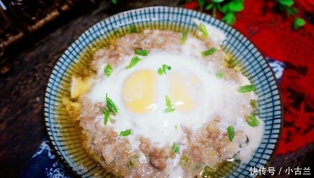 快手|这菜不放一滴油，滑嫩入味，15分钟就出锅，远离油烟，老少皆宜！