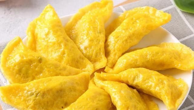 不用|小朋友都爱吃的蛋饺,不用锅就能做,很简单,色泽金黄,又香又嫩