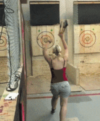  大叔|搞笑GIF：这位大叔，你也太厉害了！这东西可是不轻！