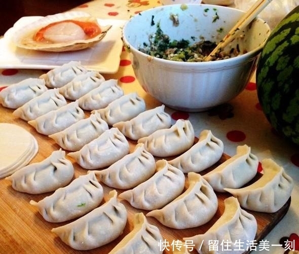 建议|建议大家:包饺子别用手捏了,教你正确做法,不脏手还包得快