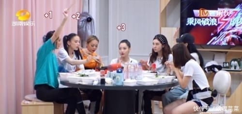 拒绝|继拒绝蓝盈莹后,郑希怡“五公”选歌主动谦让黄圣依,双标有原因