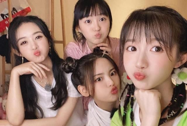 看着|《中餐厅》收官,赵丽颖素颜上镜,没想到看着比21岁杨超越还嫩