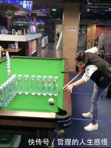 不适|搞笑GIF:你还是别做鬼脸了,看得我浑身不适