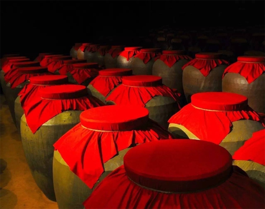 乙醇分子|为什么酱香型白酒要储存3年以上才能喝?