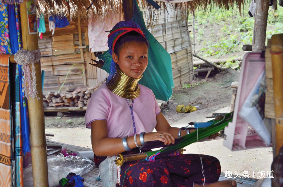 模样|缅甸神秘民族，铜环一生只能摘下三次，取下来后成这副模样！