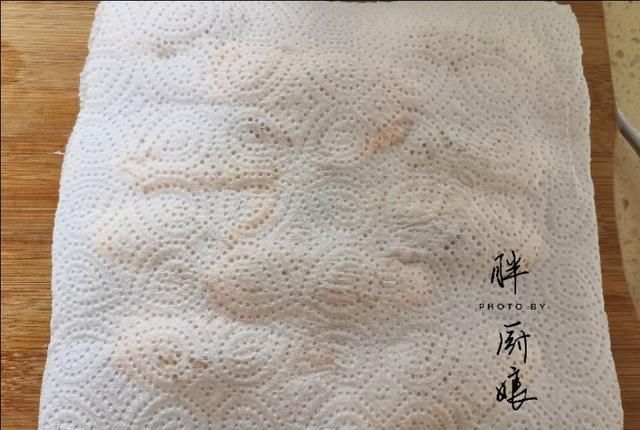 色泽|可乐鸡翅这样做才好吃,色泽红亮,骨头一滑就脱,鲜嫩入味