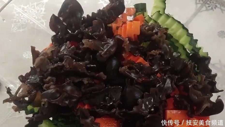  好吃|黄瓜最好吃的做法，营养健康又美味，全家人都喜欢吃！